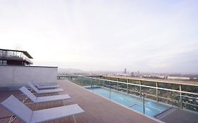 Suite In High-Rise On The Danube